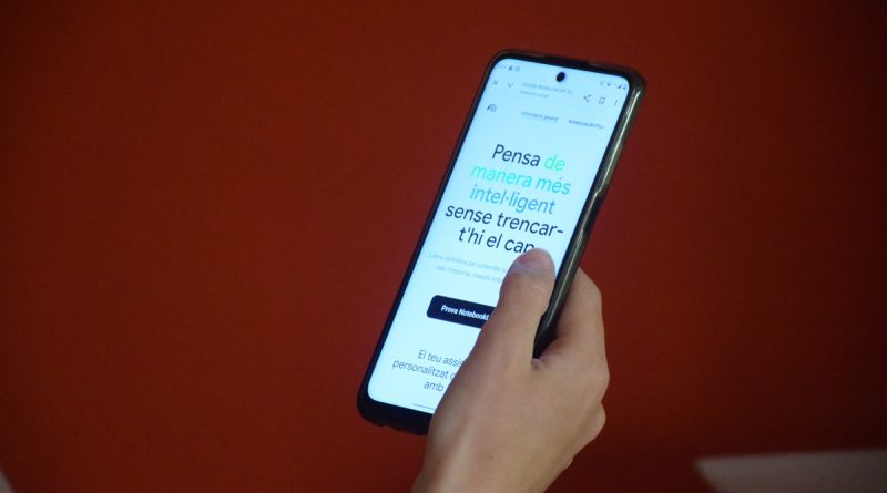 Google inclou el català a l’eina de generació de pòdcasts de NotebookLM