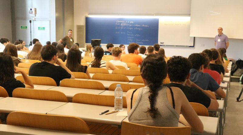 L’oferta d’assignatures en català a la universitats públiques de Catalunya s’estanca en el 74%
